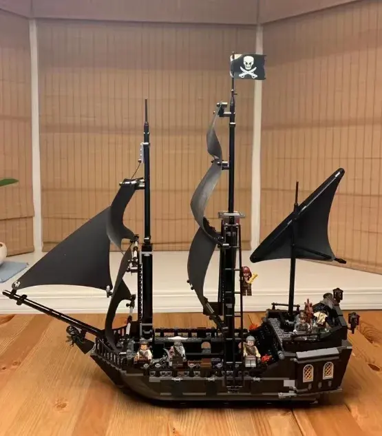 LEGO Pirates of the Caribbean The Black Pearl Black
