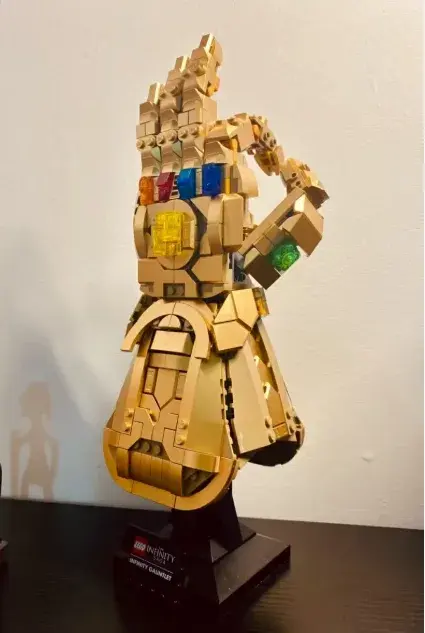 LEGO Marvel Infinity Gauntlet Gold