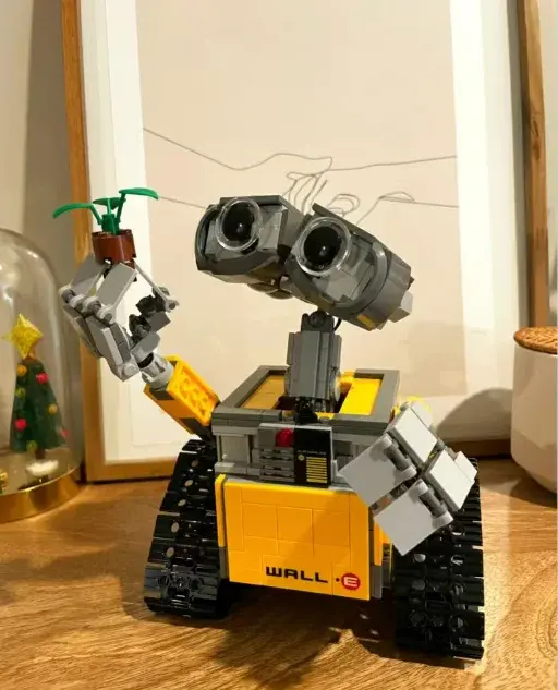 LEGO Ideas WALL-E Yellow