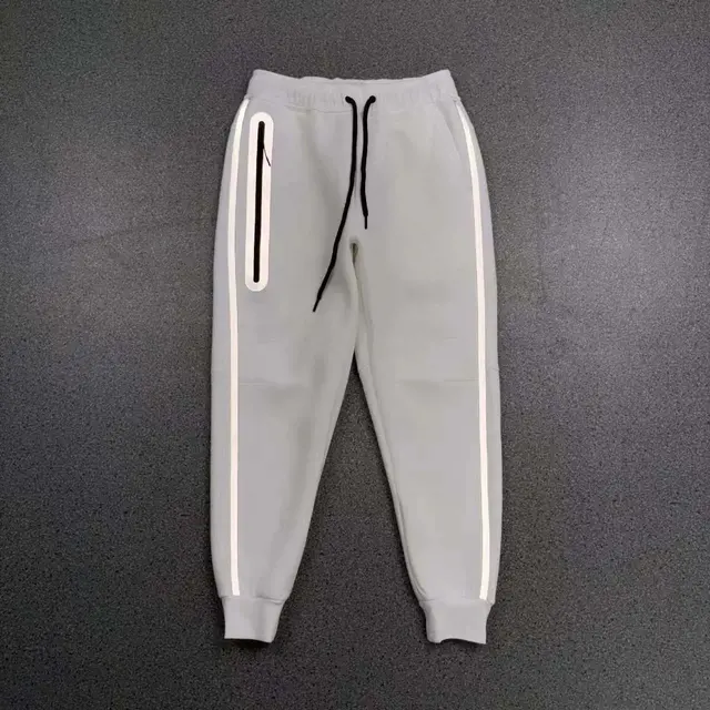 Nike Sportswear Tech Fleece Joggers Light Grey