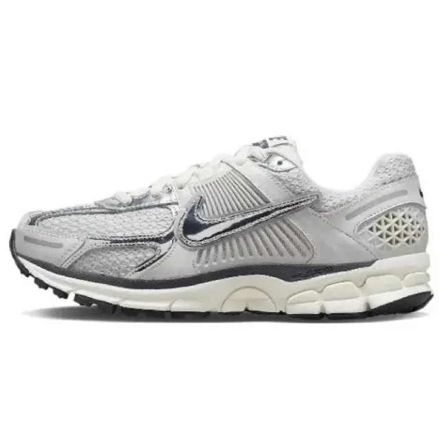 Nike Zoom Vomero 5 Silver and White