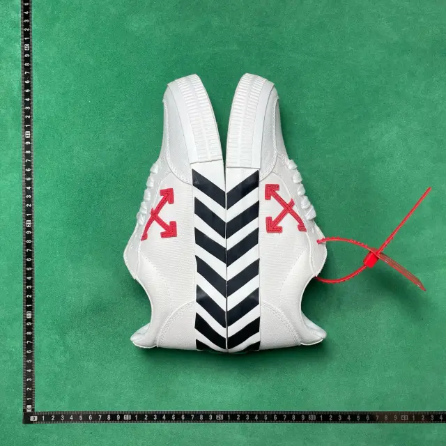 Off-White Low Vulcanized Sneakers