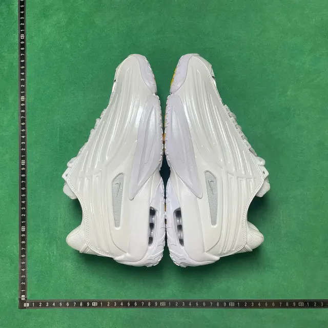 No. 10 white DZ7293 200