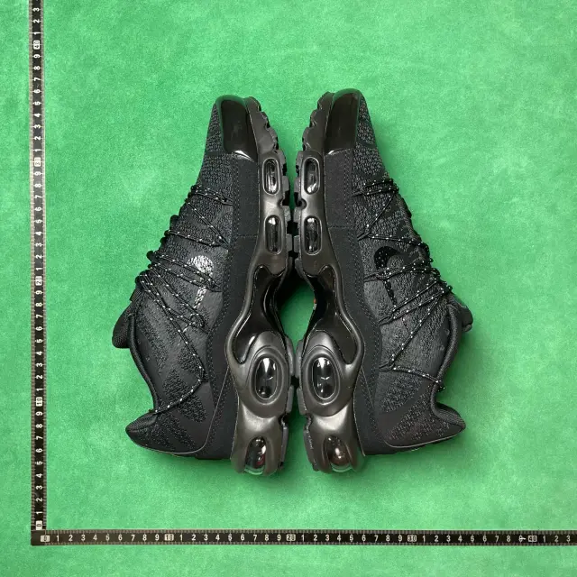 No. 7 Black FD0670 001