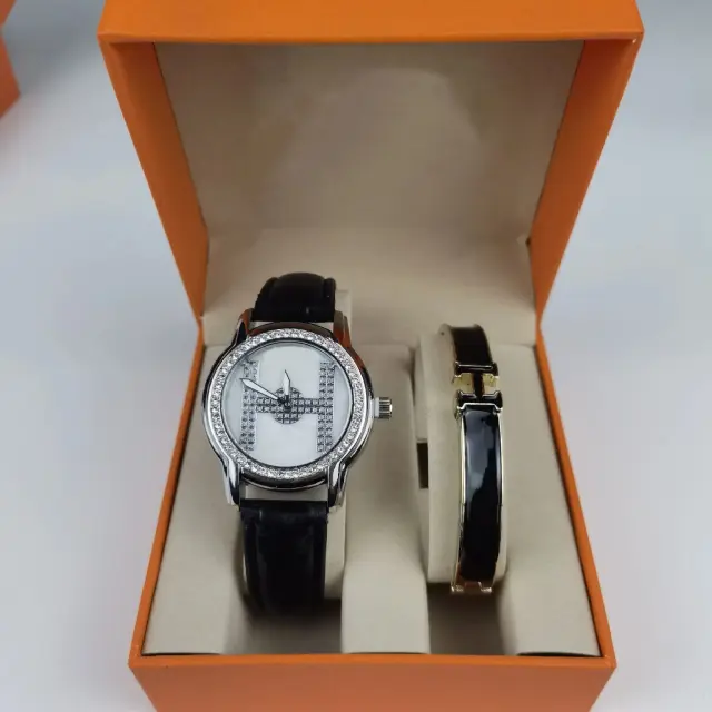 Hermes Round Leather Watch and Bracelet Set