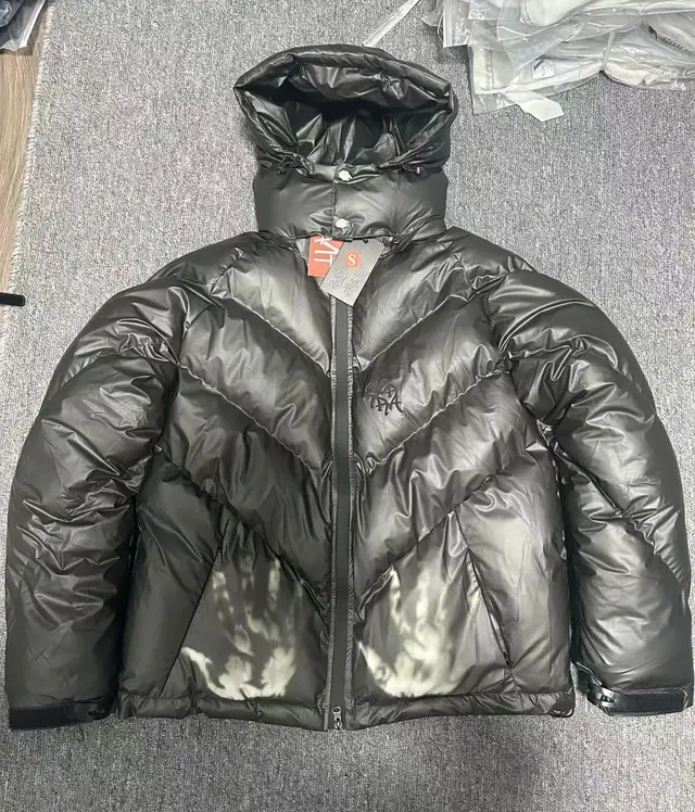 Corteiz Puffer Jackets and Vests