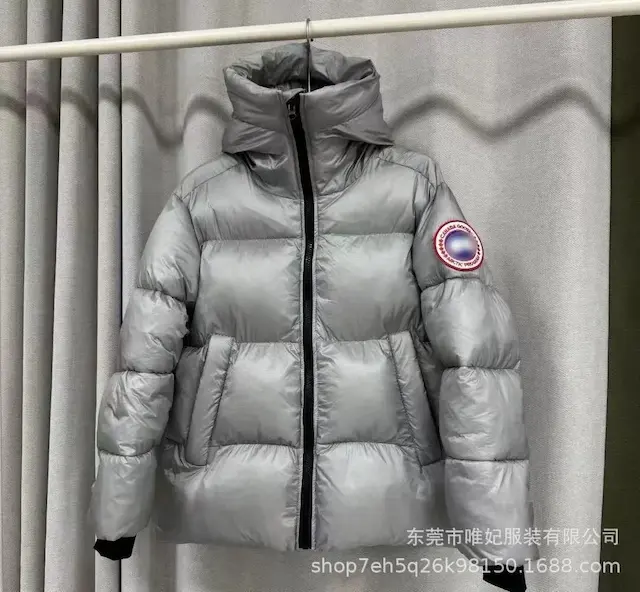 Men’s silver-gray